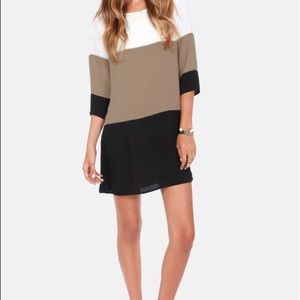 SOLD OUT 🖤 LuLus taupe color block shift dress S